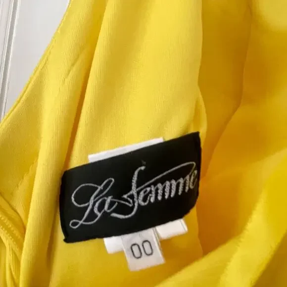 La Femme One-Shoulder Yellow Slit Jersey Gown Size 00 - Picture 5 of 6